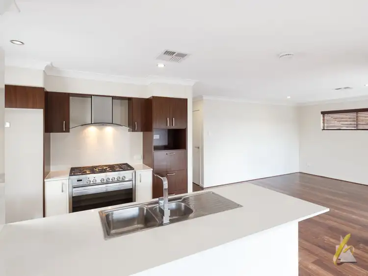 Fifth view of Homely house listing, 4 Berkshire Place, Heathwood QLD 4110