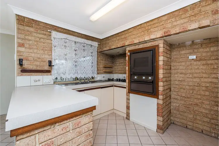 Seventh view of Homely house listing, 10 Emu Court, High Wycombe WA 6057
