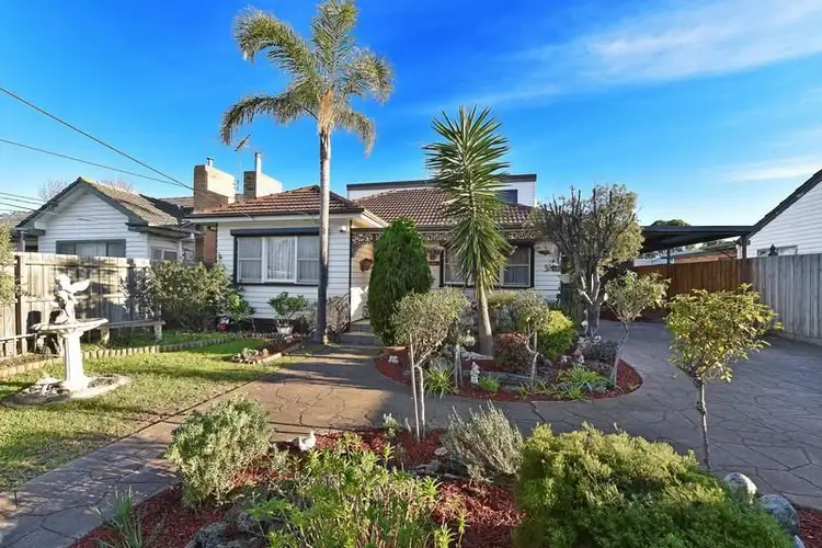 28 Mountain View Avenue, Avondale Heights VIC 3034