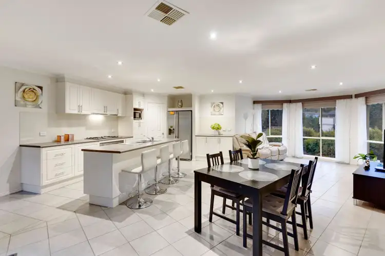 Fourth view of Homely house listing, 2 Quail Place, Langwarrin VIC 3910