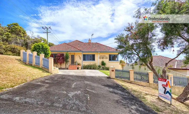 Second view of Homely house listing, 1 Johnston St, Mount Melville WA 6330