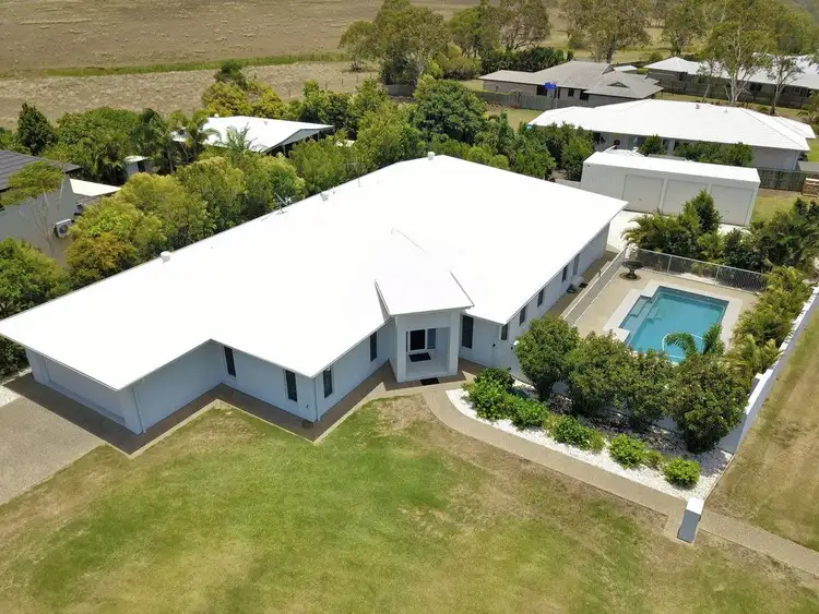 1 Raewood Place, Coral Cove QLD 4670