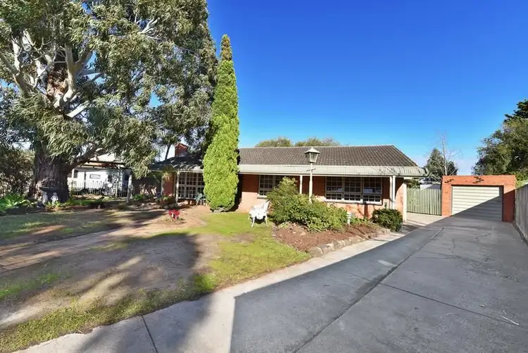 1 Lancaster Avenue, Avondale Heights VIC 3034