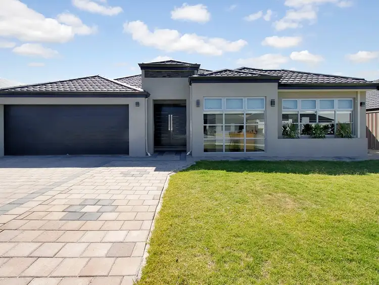 Second view of Homely house listing, 33 Halcyon Crescent, Aveley WA 6069