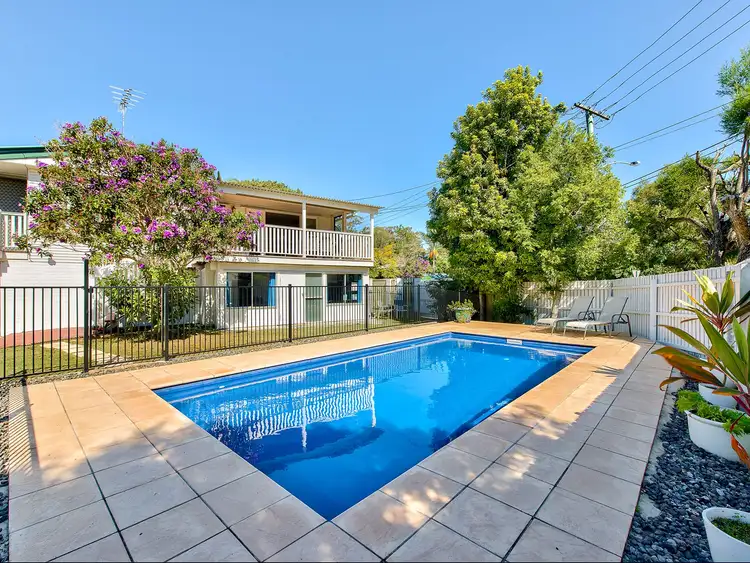 5 Owarra Avenue East, Ferny Hills QLD 4055