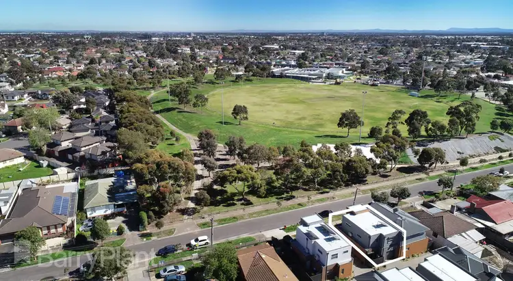 2/18-20 Adamson Street, Braybrook VIC 3019