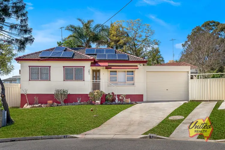 7 Meehan Place, Campbelltown NSW 2560