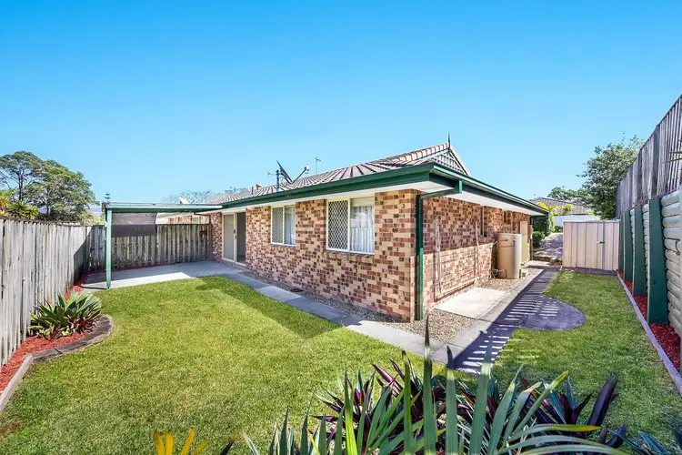 2/8 Dauphin Crescent