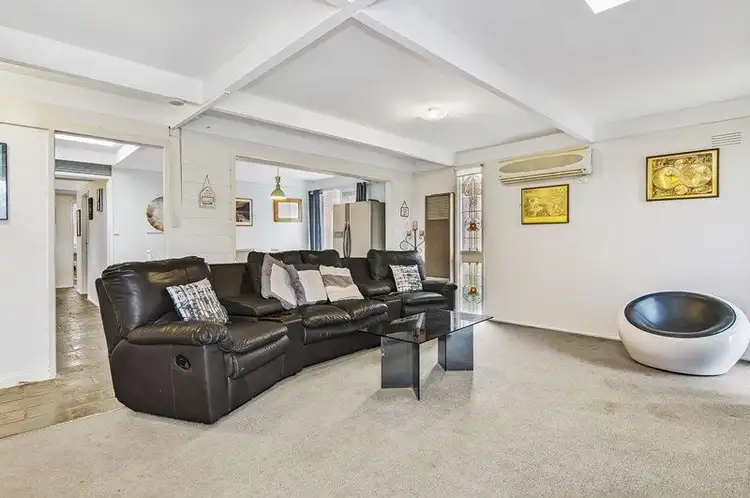 Second view of Homely house listing, 4 Lutana Court, Frankston VIC 3199