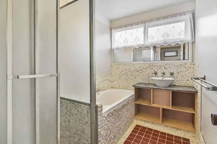 Fifth view of Homely house listing, 4 Lutana Court, Frankston VIC 3199