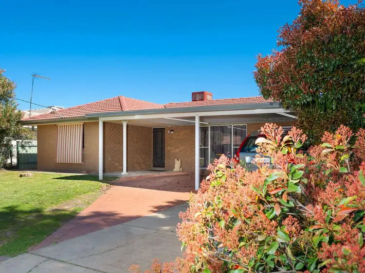 2 Forrest Street, Lake Albert NSW 2650