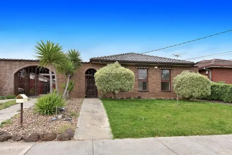 16 Heatherlea Crescent, Keilor East VIC 3033