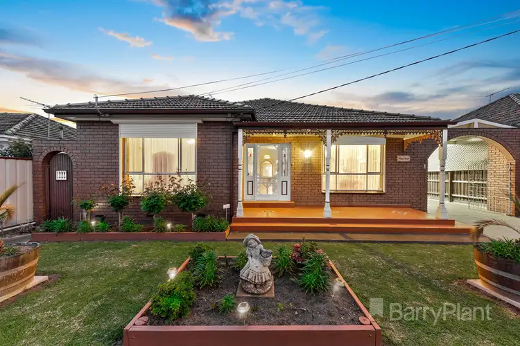 19 Chelsey Street, Ardeer VIC 3022