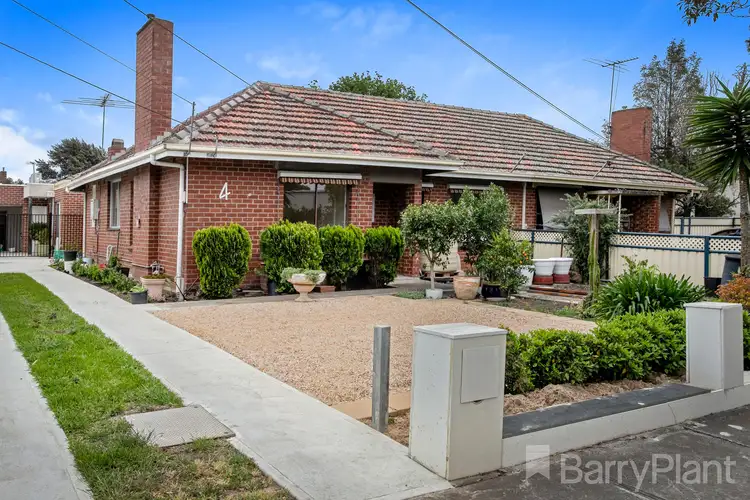 1/4 Watson Grove, Braybrook VIC 3019