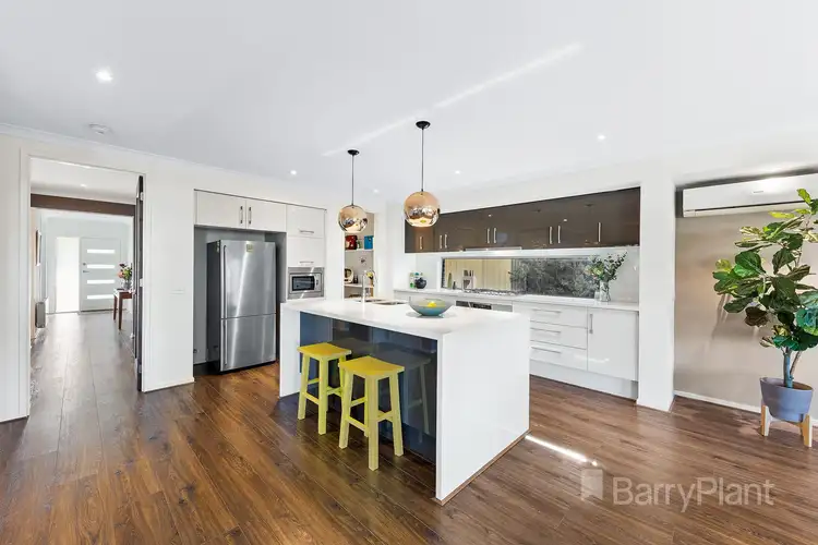 Fifth view of Homely house listing, 2 Fontana Close, Sunshine West VIC 3020