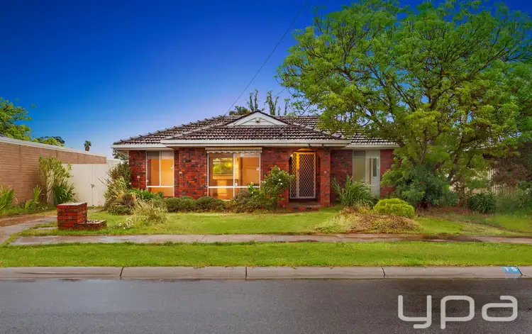 15 Huntingfield Drive, Hoppers Crossing VIC 3029
