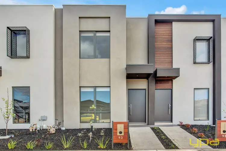 93 Waterhaven Boulevard, Point Cook VIC 3030