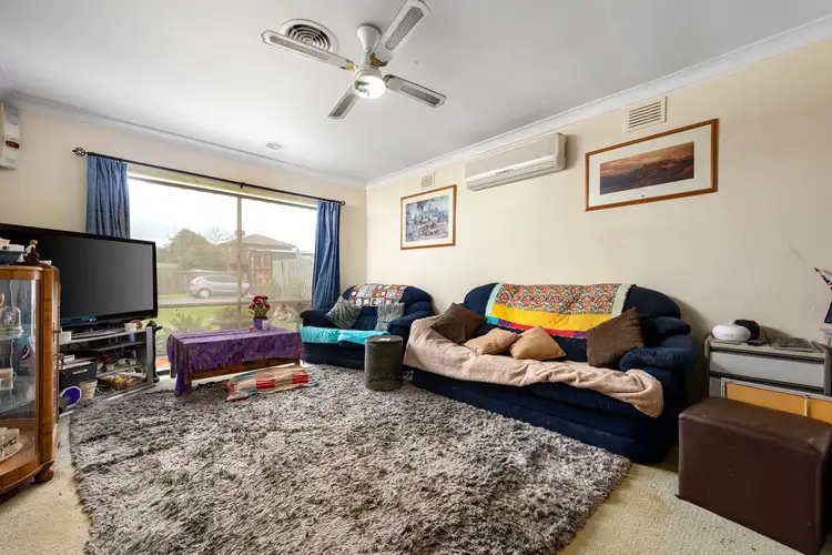 Second view of Homely house listing, 4 Airlie Gve, Seaford VIC 3198