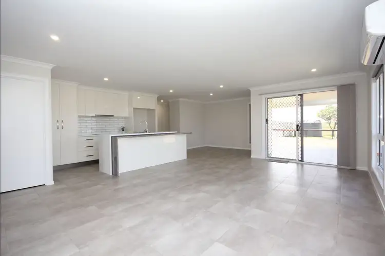 16 Bonna Road, Branyan QLD 4670