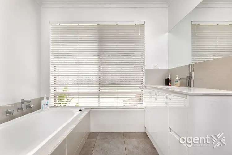 Third view of Homely house listing, 7 Glover Court, Berwick VIC 3806