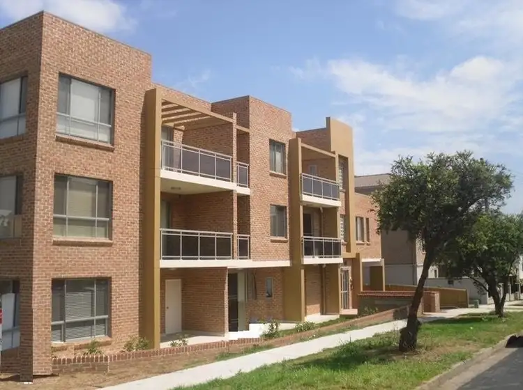 13/19-21 Lydbrook St, Westmead NSW 2145