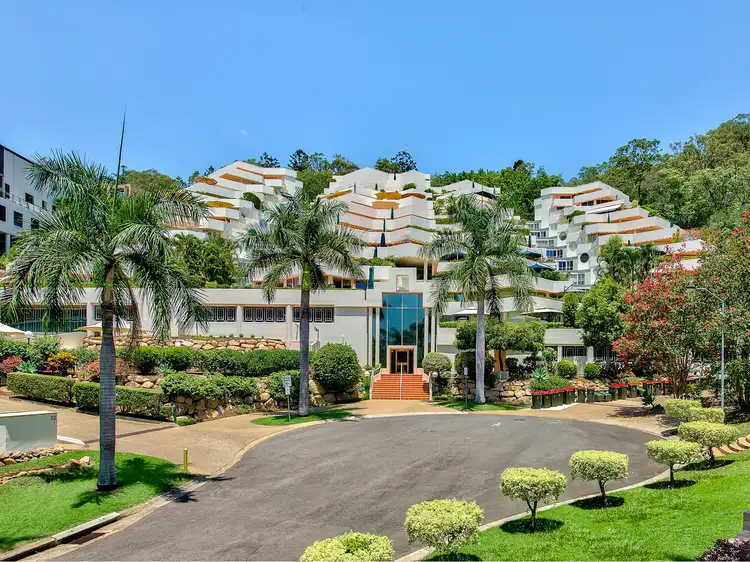 11/32 Tipuana Place, Bardon QLD 4065