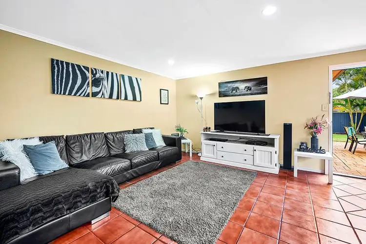 1/152 Kumbari Avenue, Labrador QLD 4215
