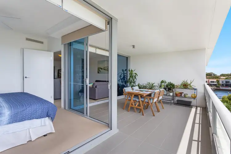 207/15 Compass Drive, Biggera Waters QLD 4216