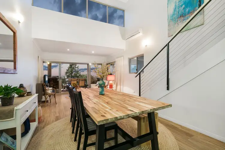 2/57 Swann Road, Taringa QLD 4068