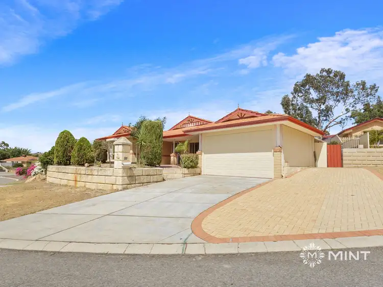 6 Wyalong Place, South Lake WA 6164