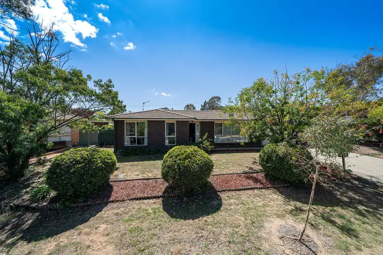 35 Degraves Crescent, Wanniassa ACT 2903