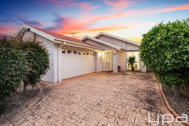 8 May Avenue, Altona Meadows VIC 3028