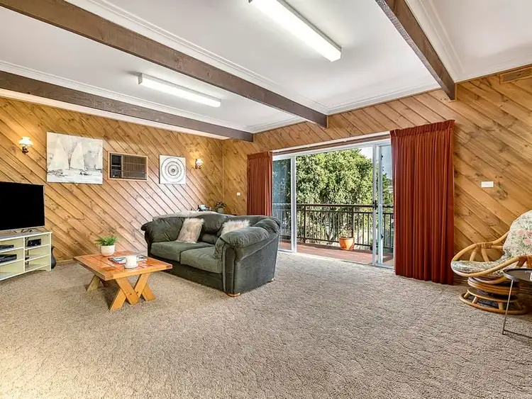 Fifth view of Homely house listing, 11 Annette Court, Avondale Heights VIC 3034