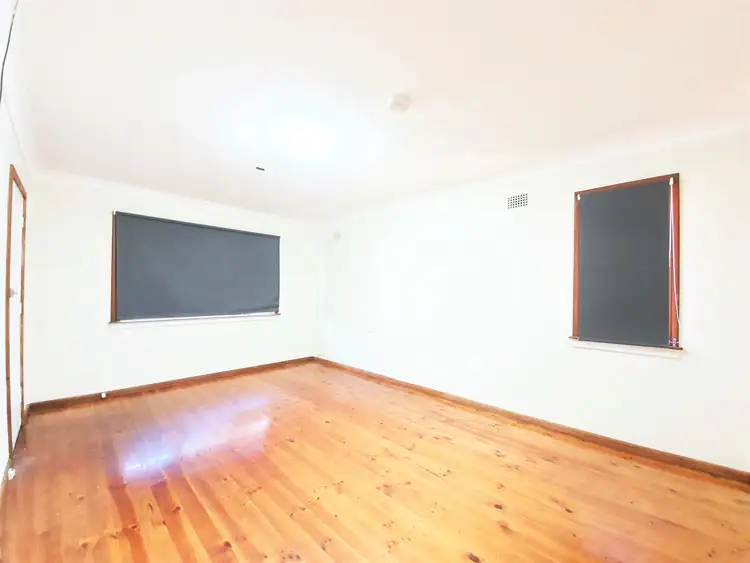 Fourth view of Homely house listing, 7 Palau Crescent, Lethbridge Park NSW 2770