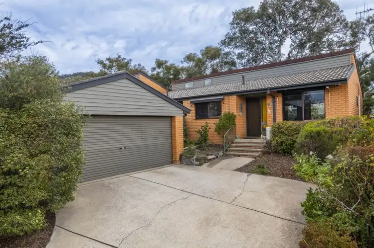 2/2 Hodgson Place, Pearce ACT 2607