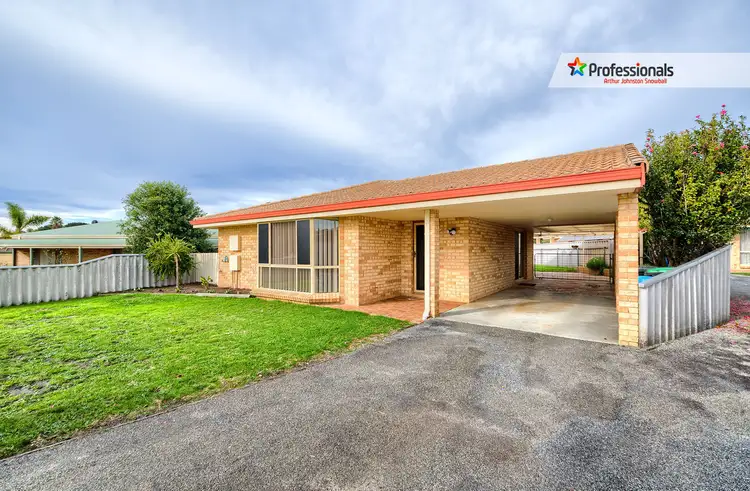9a Seville Way, Orana WA 6330