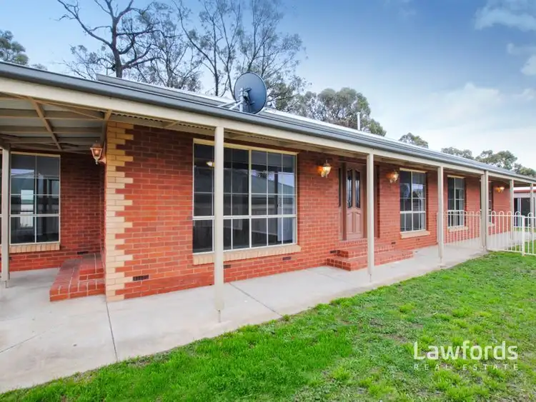 1 Lowe Street, Kangaroo Flat VIC 3555