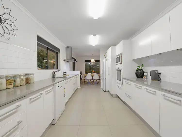 7 Nyeena Street, Belmont QLD 4153