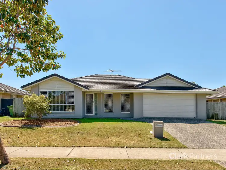 10 Adam Street, Beachmere QLD 4510