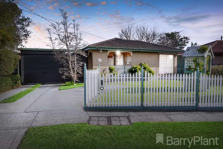 41 Fairbairn Road