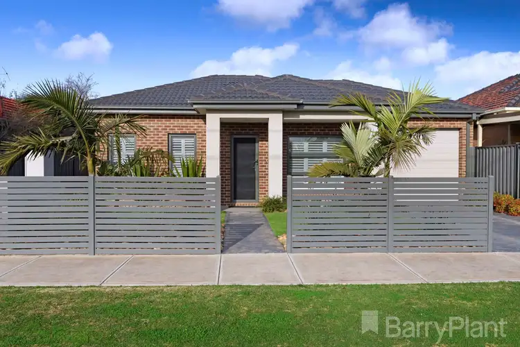 1/27 Ainsworth Street, Sunshine West VIC 3020