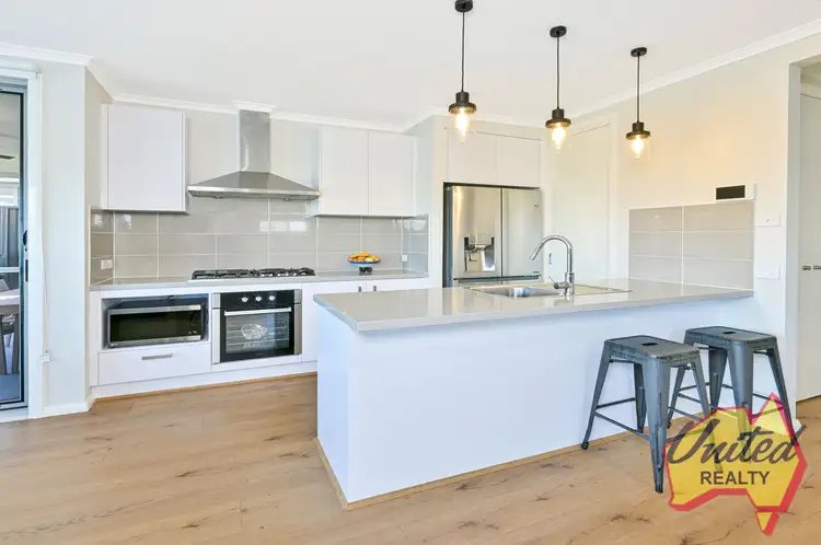 6 Rich Way, Spring Farm NSW 2570