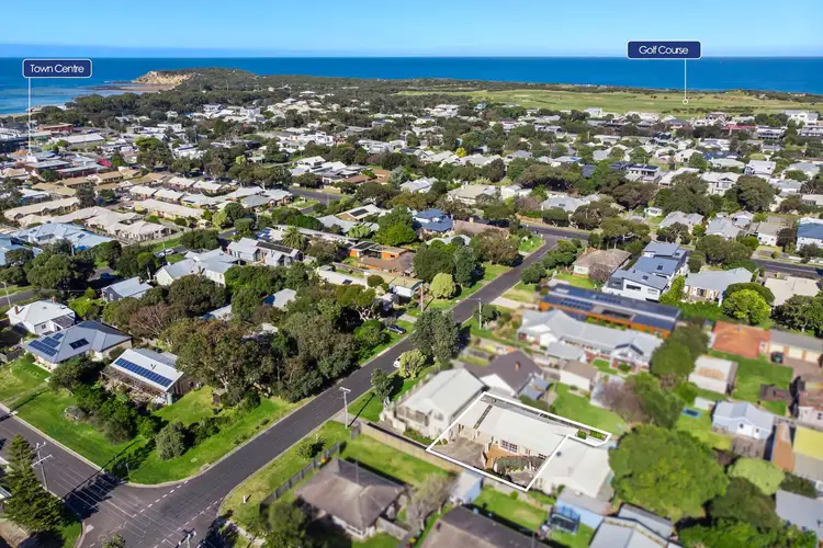 Main view of Homely unit listing, 2/11 Reid Street, Barwon Heads VIC 3227