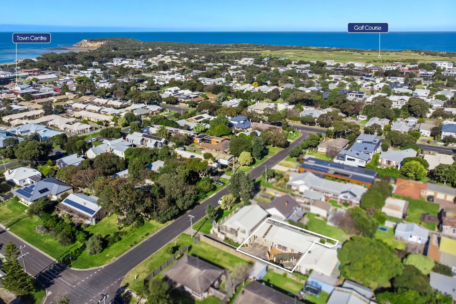 Main view of Homely unit listing, 2/11 Reid Street, Barwon Heads VIC 3227