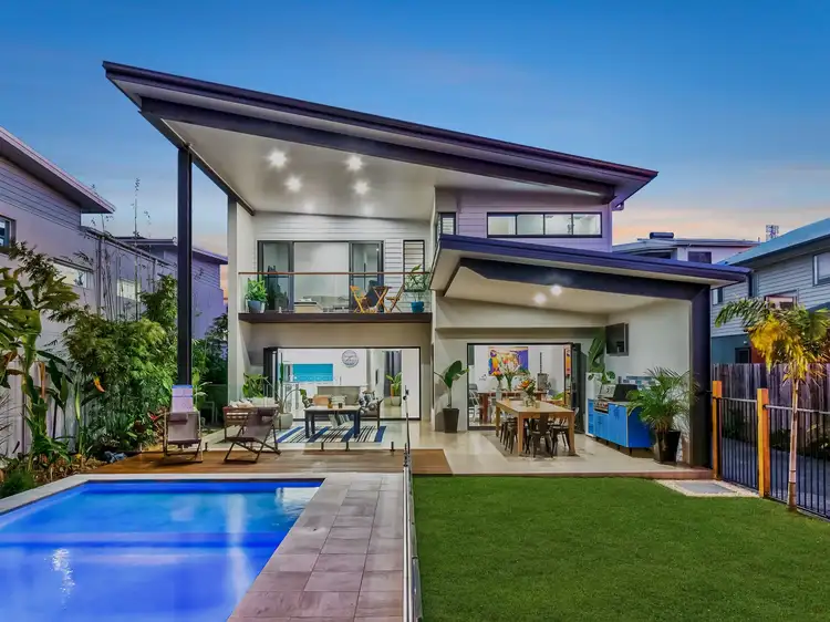 283 Esplanade, Pialba QLD 4655