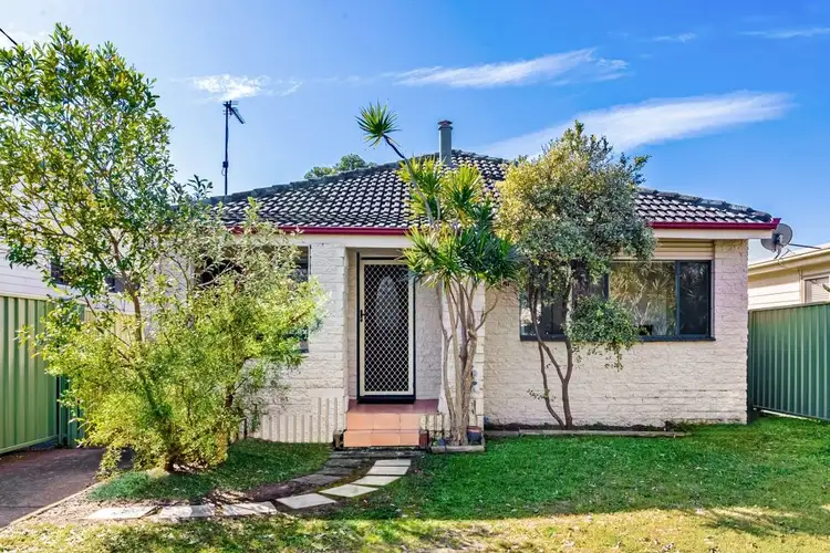54 Dorothy Avenue, Woy Woy NSW 2256