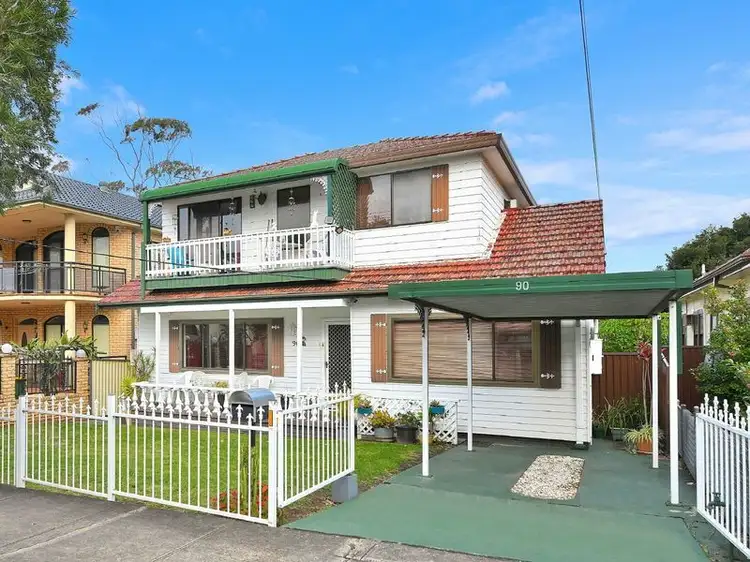 90 Chaseling Street, Greenacre NSW 2190