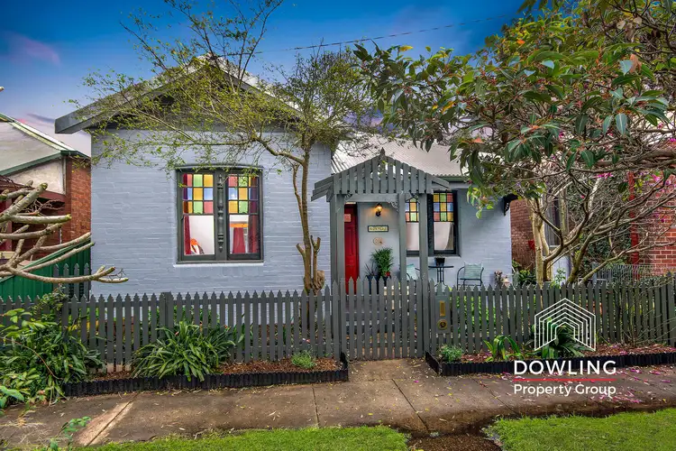 8 Greaves Street, Mayfield East NSW 2304