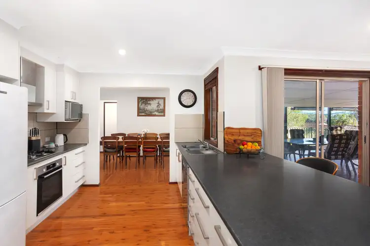 4 Cambourn Drive, Lisarow NSW 2250
