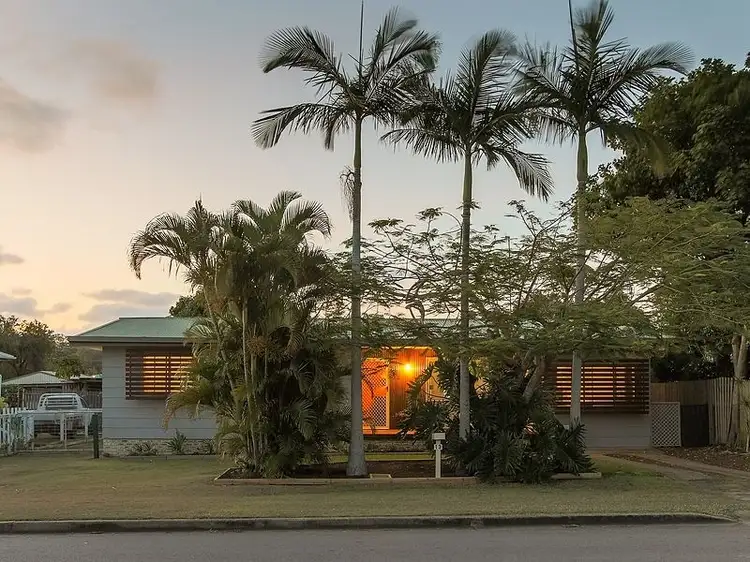 13 Arthur Street, Urangan QLD 4655